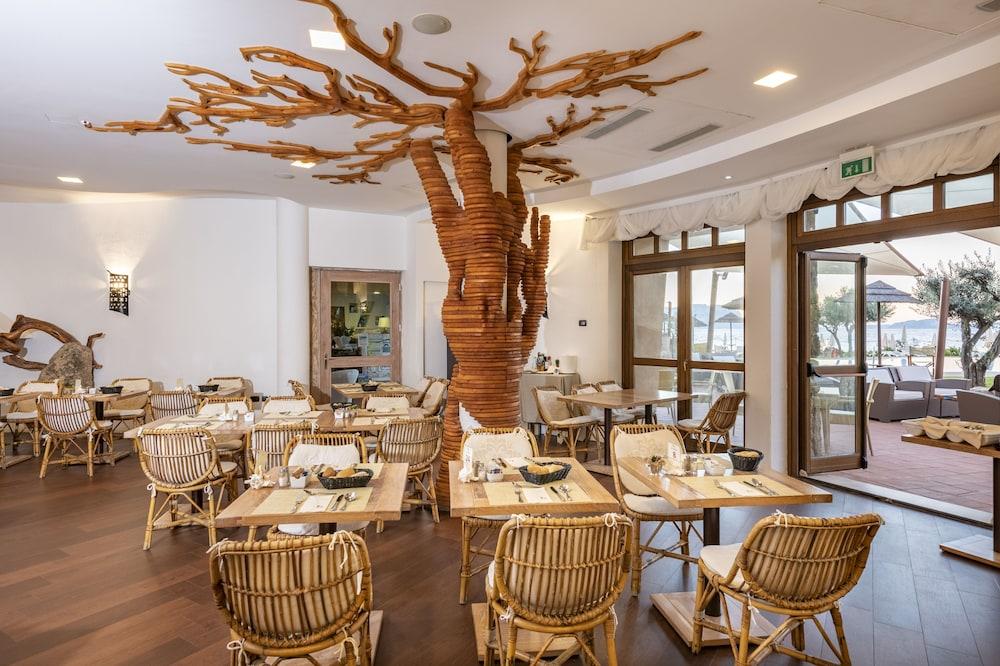 Aparthotel Baia Caddinas Clubresidence Golfo Aranci